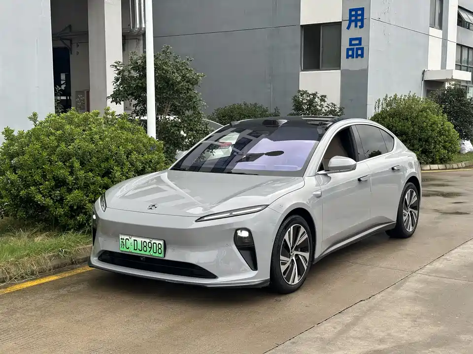NIO ET5