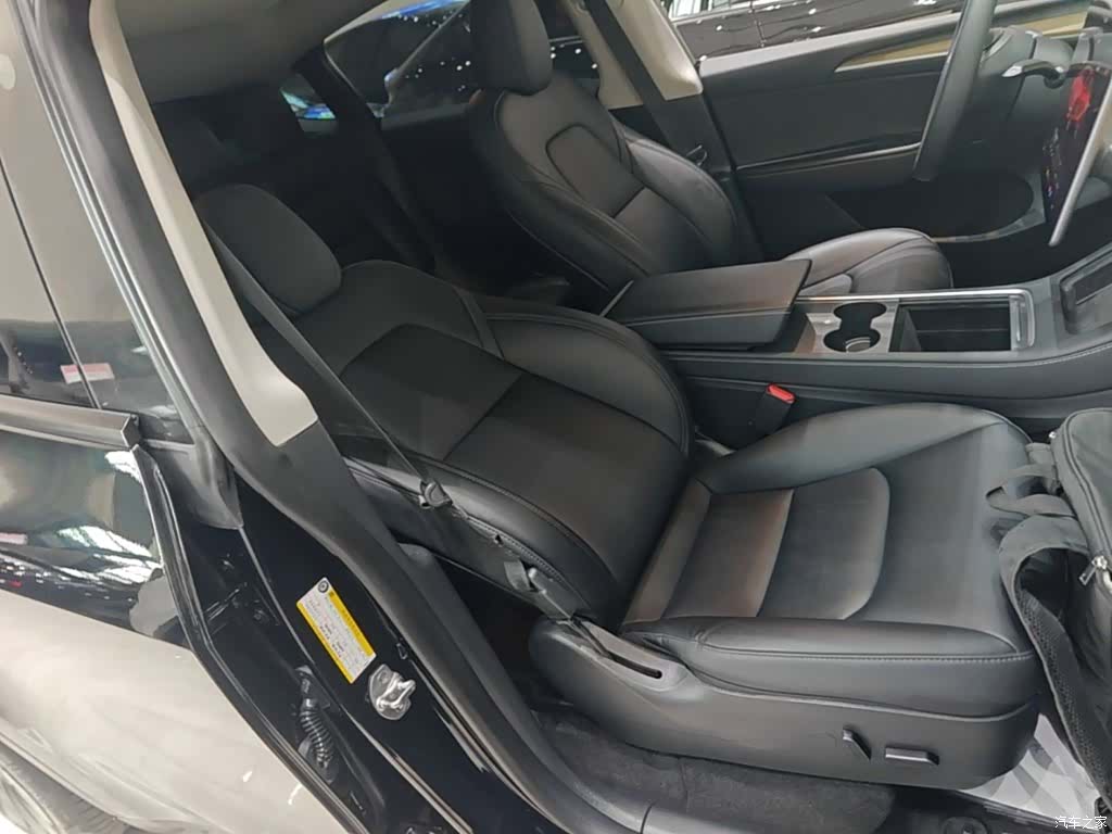 Tesla Model Y, 2022 25