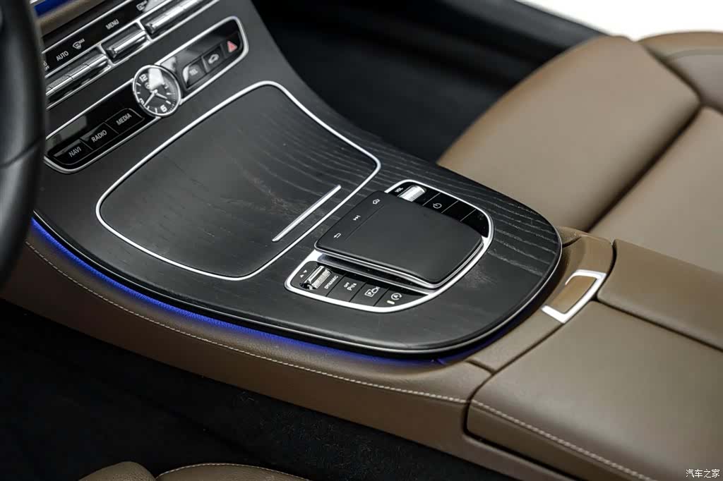 Mercedes-Benz E-Class, 2020 18