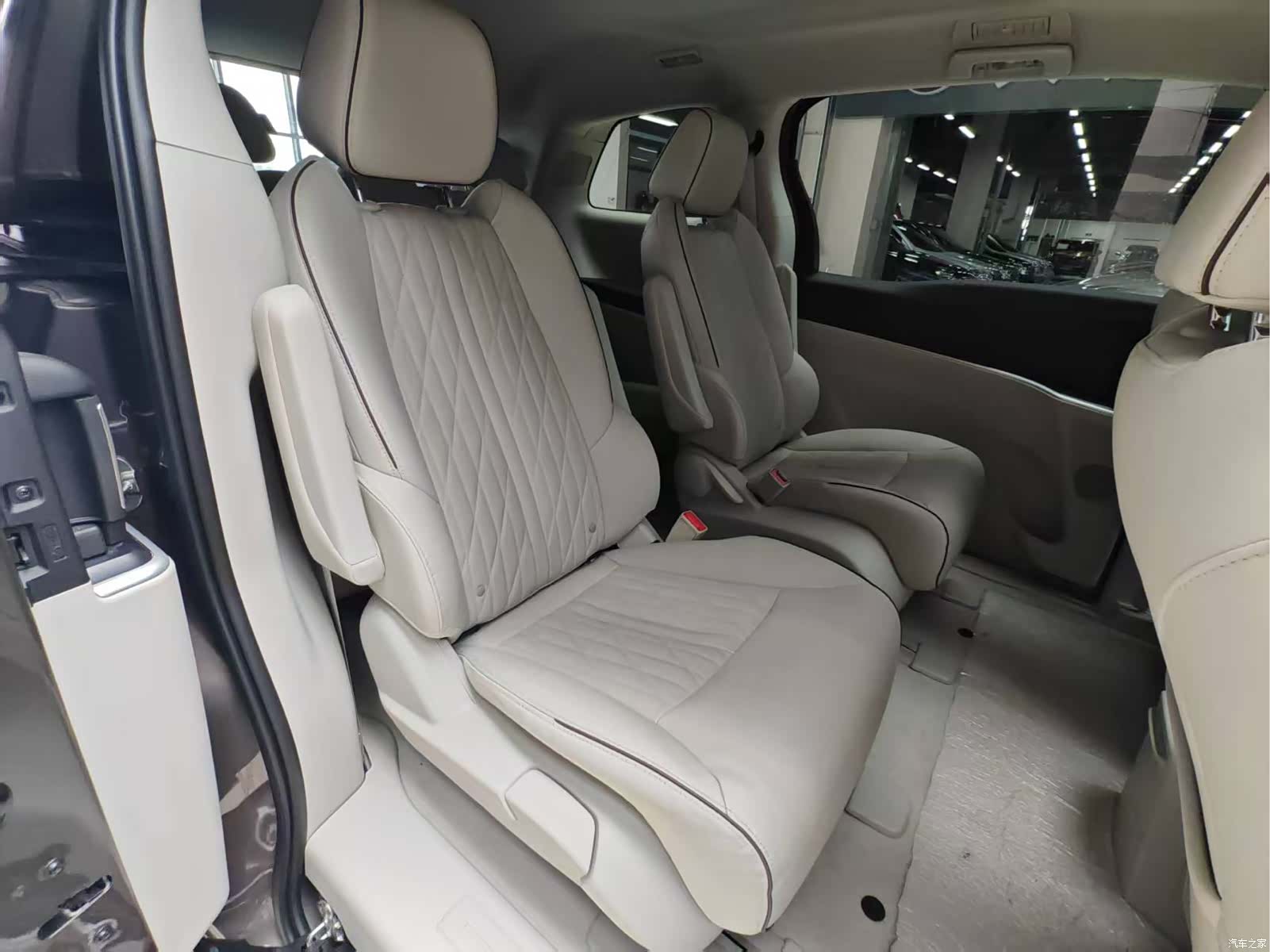 Buick GL8, 2022 20