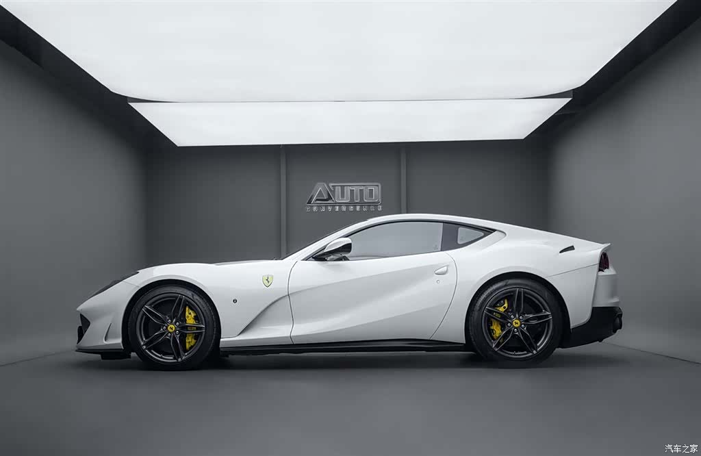 Ferrari 812, 2020 3