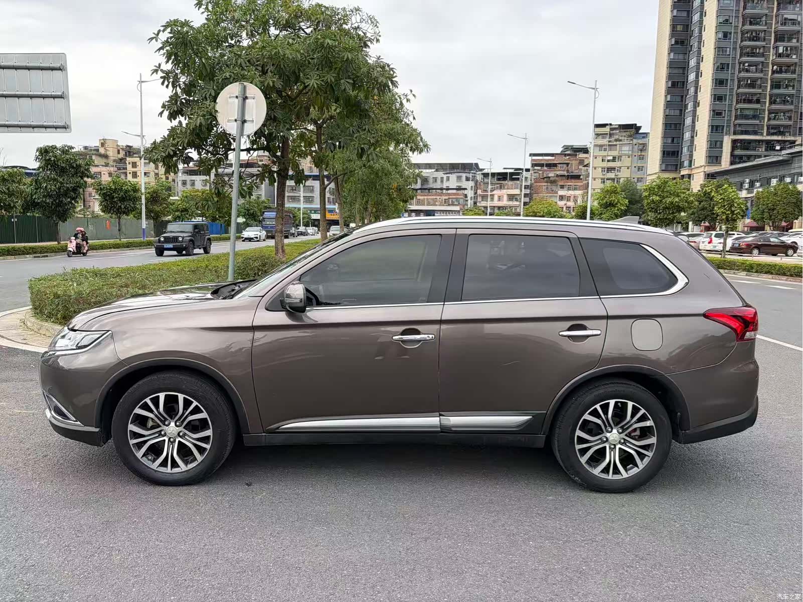 Mitsubishi Outlander, 2018 3
