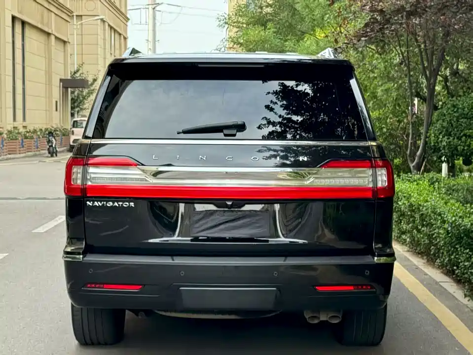 Lincoln Navigator