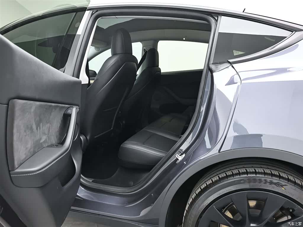 Tesla Model Y, 2021 14