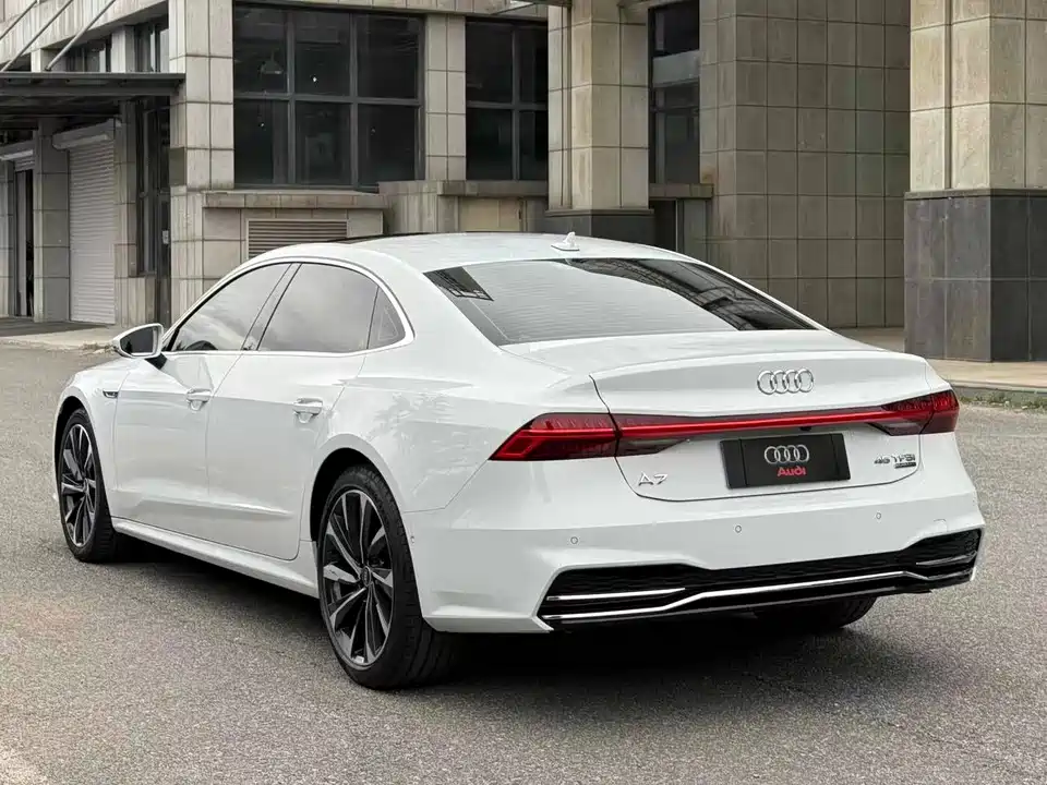 Audi A7L