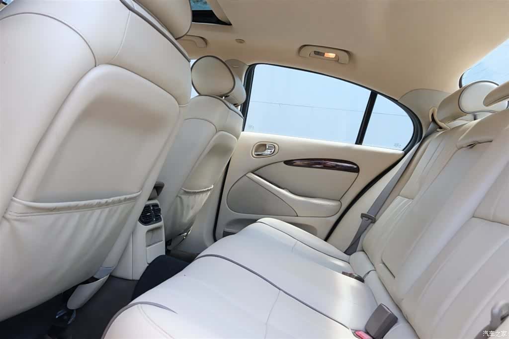 Jaguar S-TYPE, 2006 13