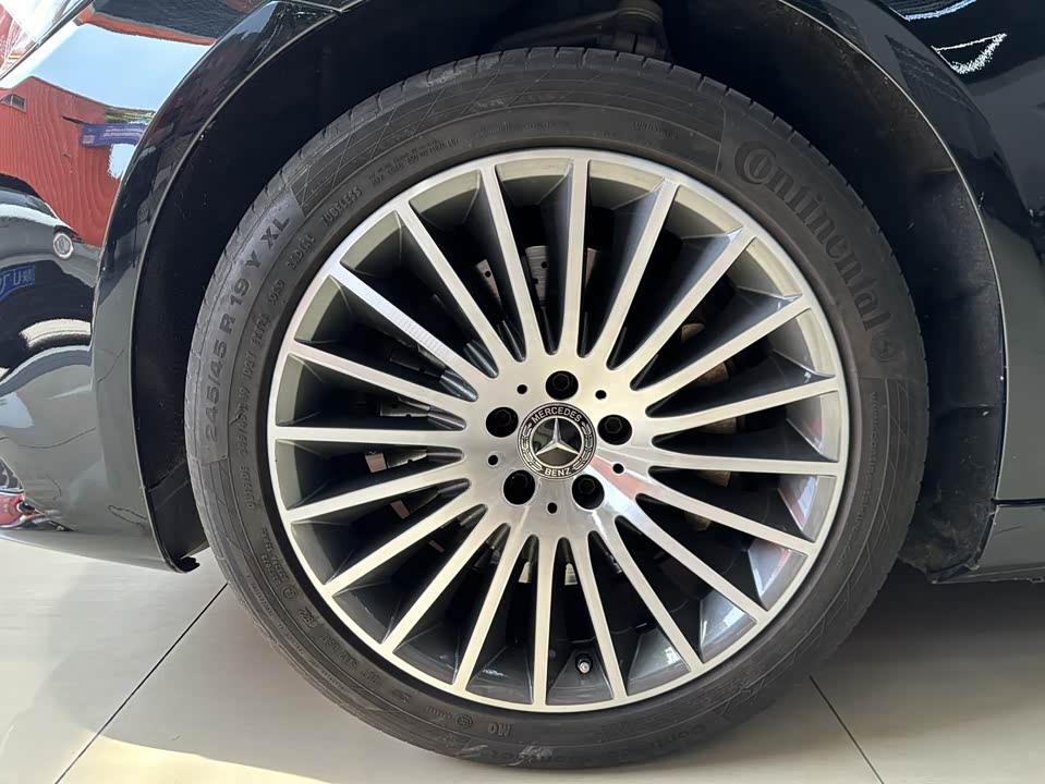 Mercedes-Benz S-class Mercedes-Benz S-class
