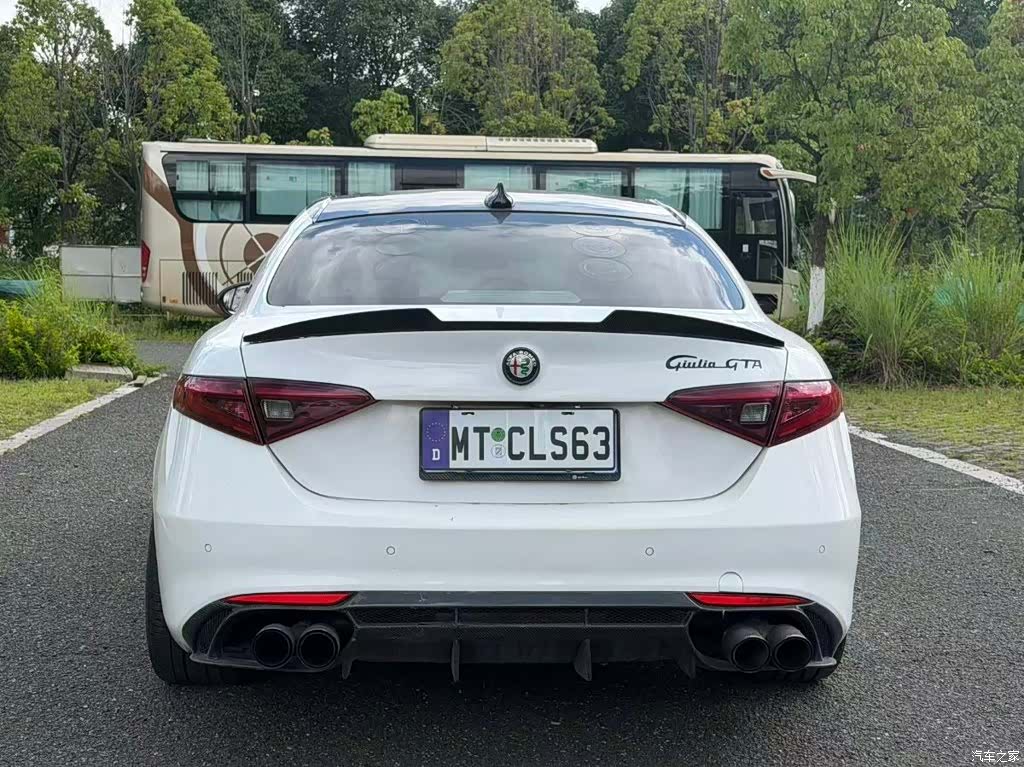 Alfa Romeo Giulia, 2017 8