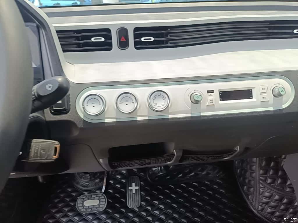 Wuling MINIEV, 2021 13