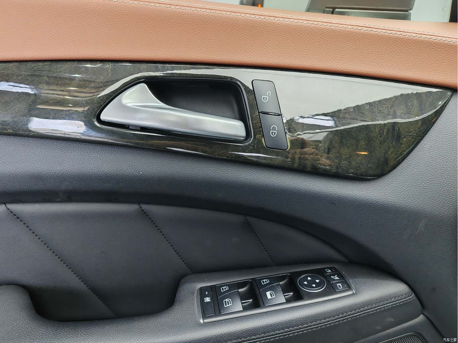Mercedes-Benz CLS, 2015 17