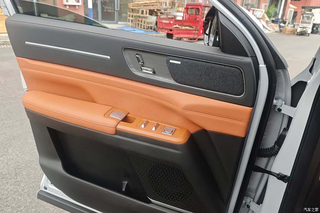 Jetour L7, 2025 7