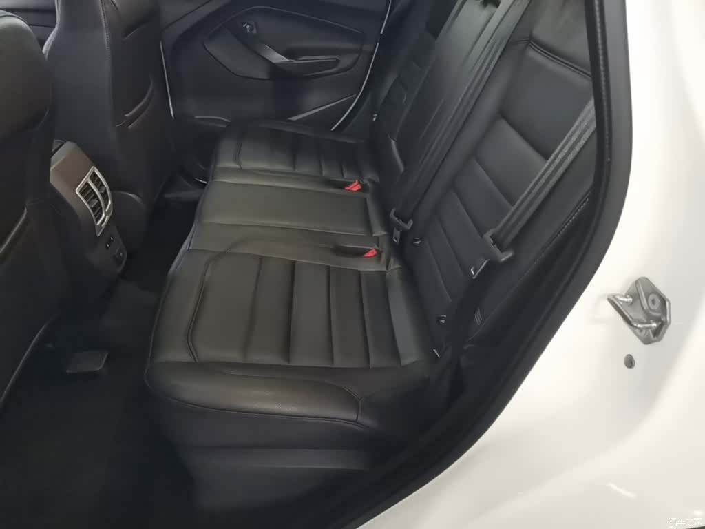 Ford Kuga, 2018 13