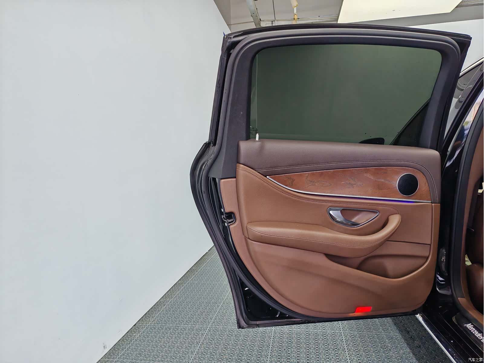 Mercedes-Benz E-Class, 2019 14