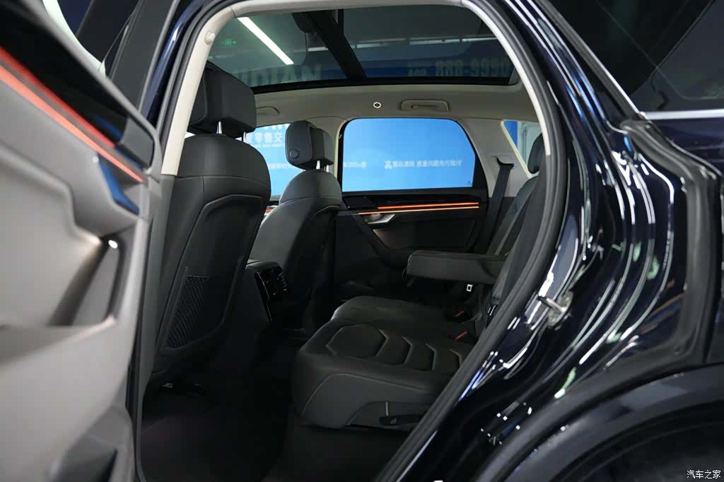 Volkswagen Touareg, 2022 все фото