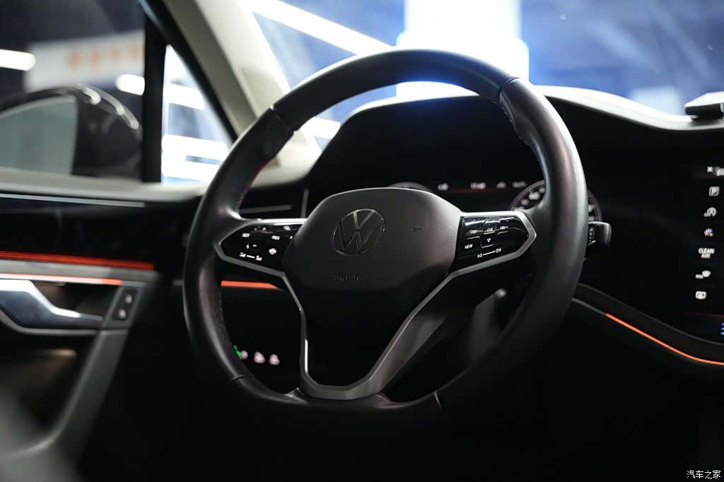 Volkswagen Touareg, 2022 15