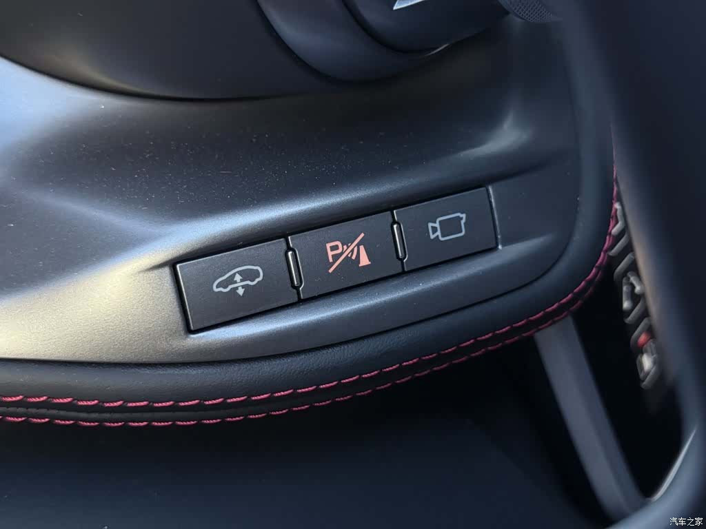 Ferrari GTC4Lus, 2019 33