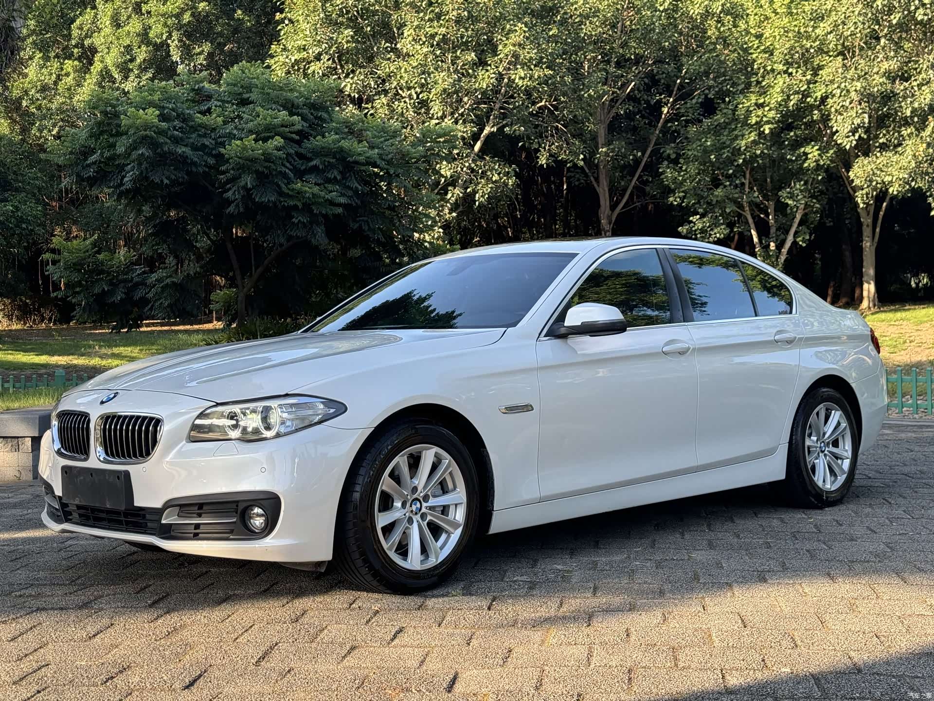 BMW 5 Series, 2015 1