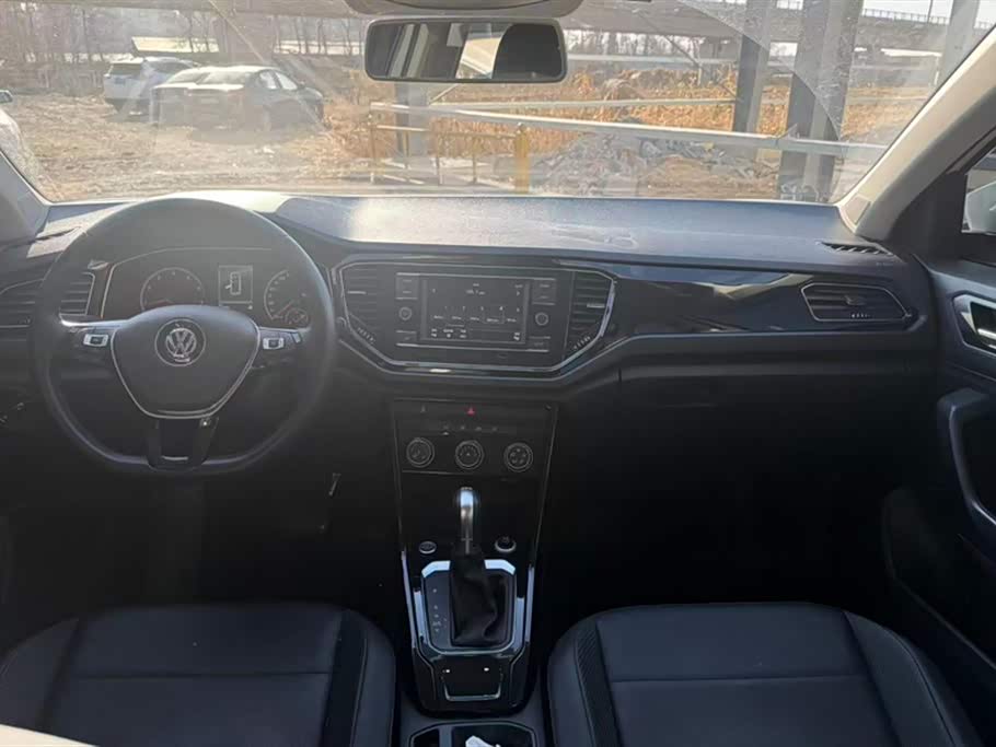 Volkswagen T-ROC exploring Songs