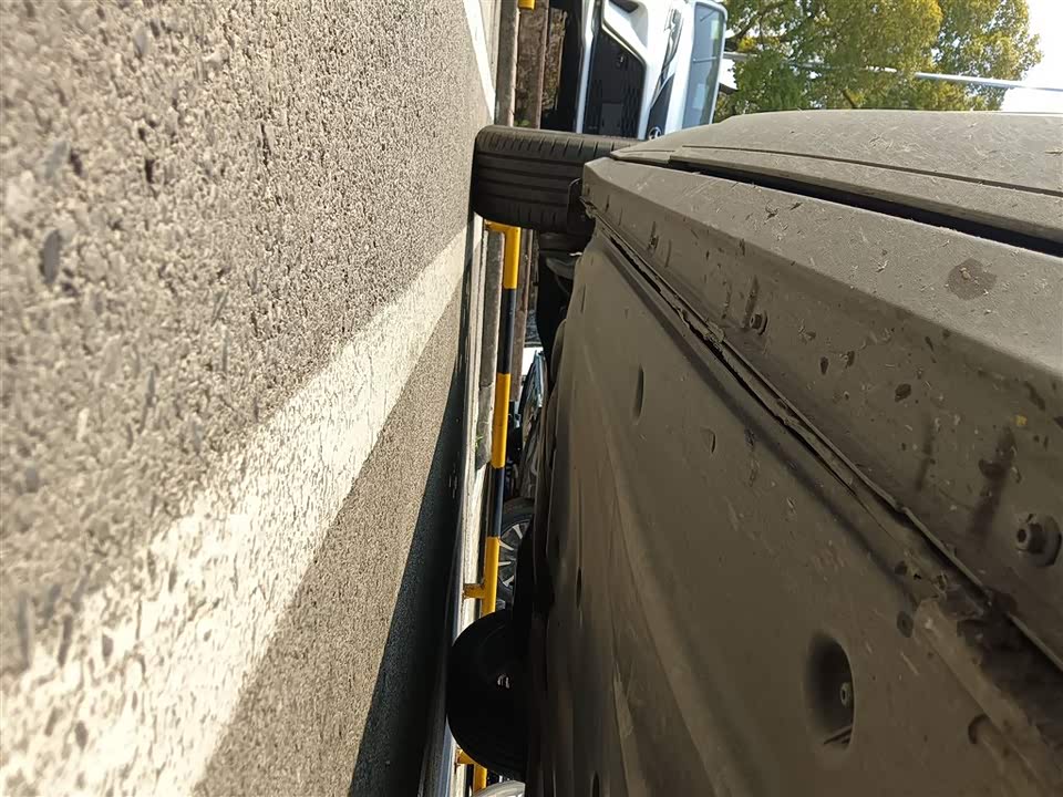 Volkswagen T-ROC exploring Songs