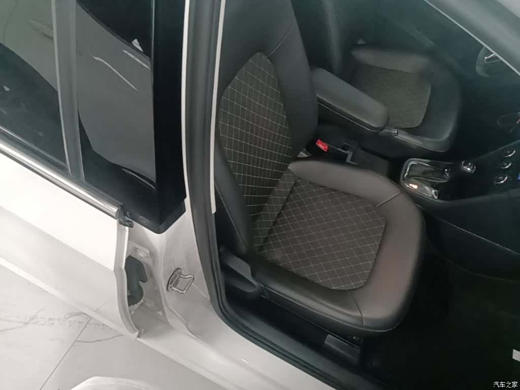 Skoda Rapid, 2020 25