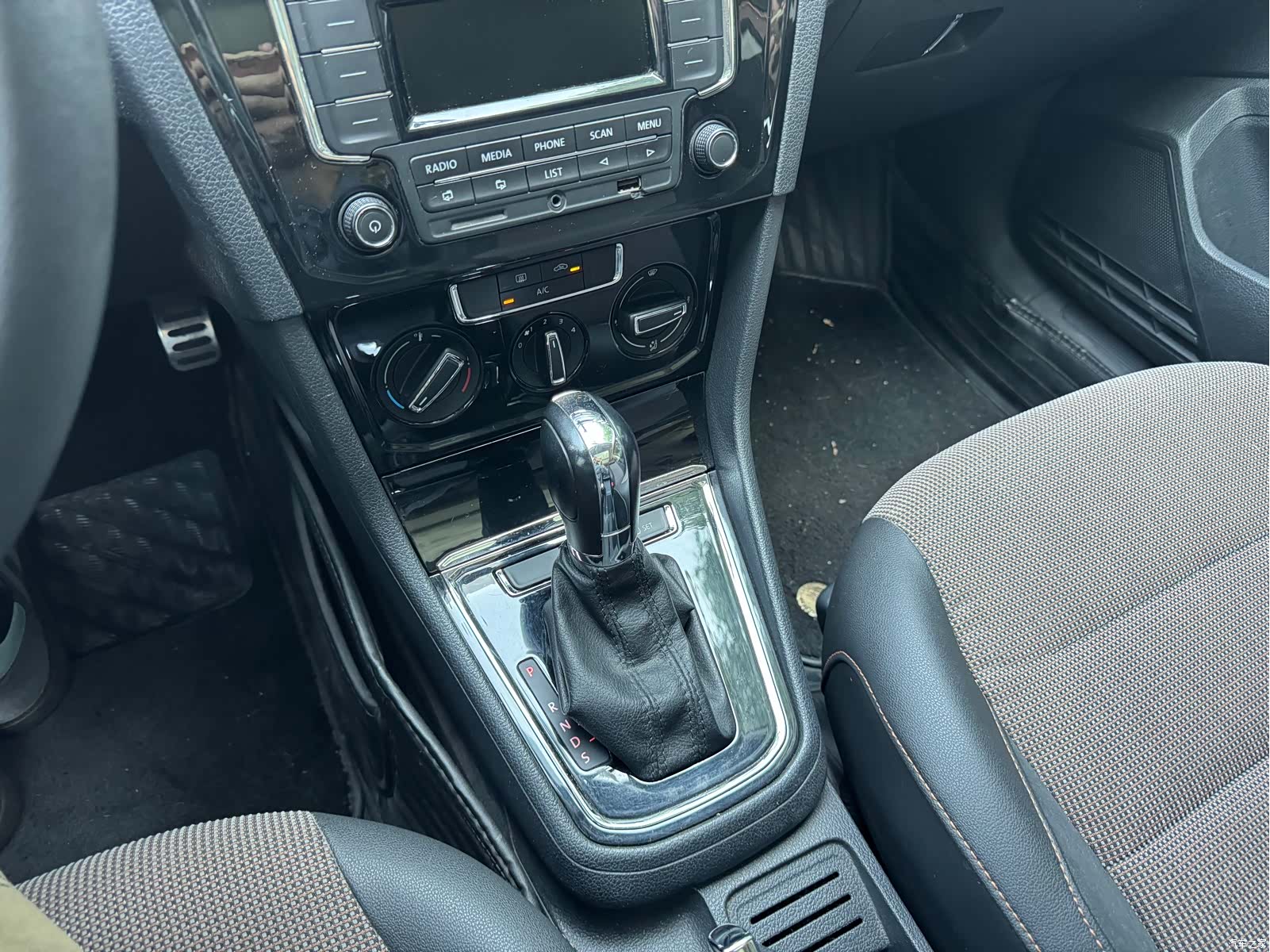 Volkswagen C-TREK, 2018 11