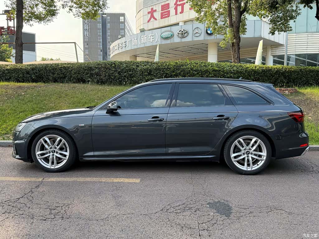 Audi A4, 2020 3