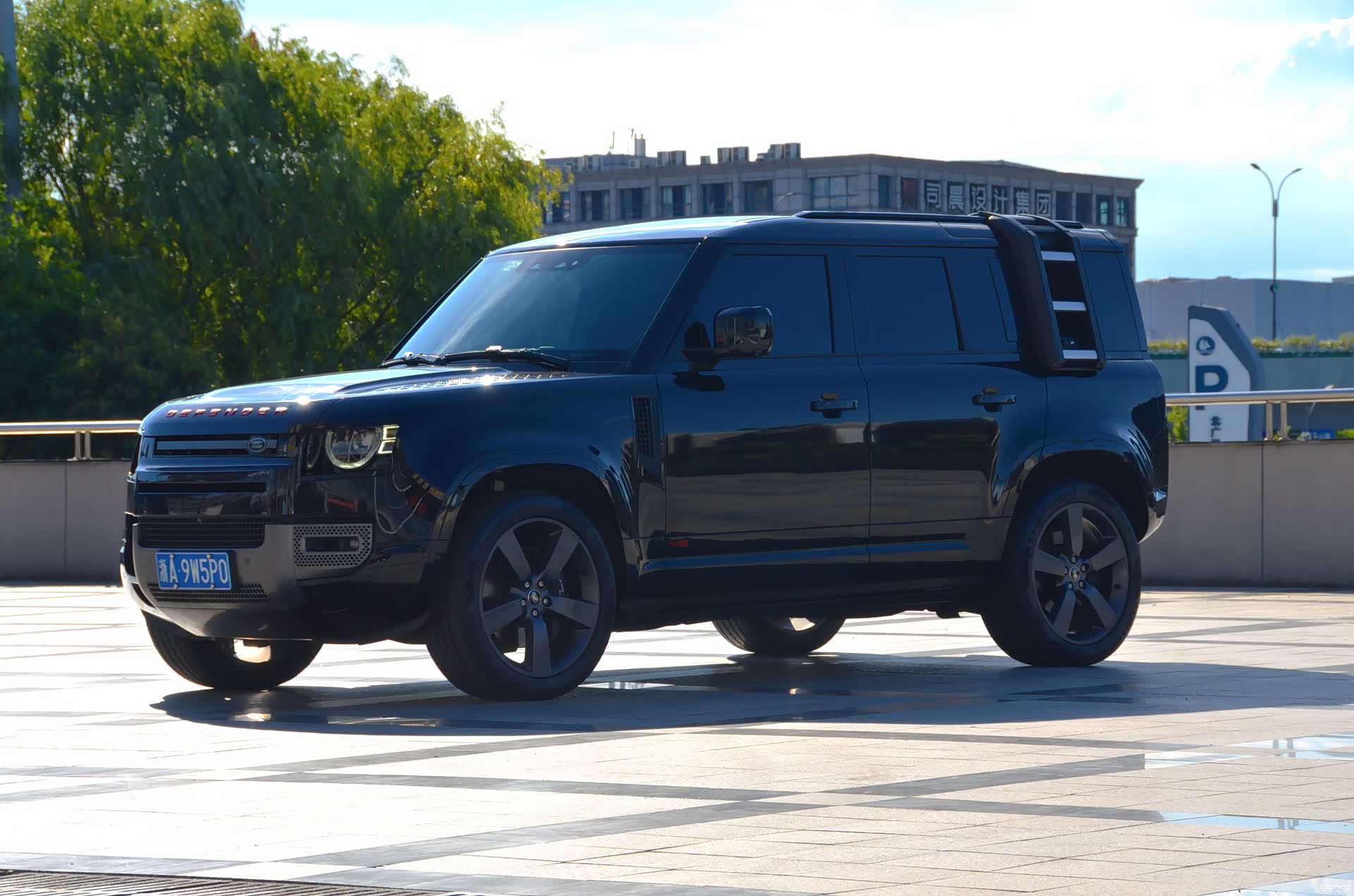 Land Rover Defender, 2023 4