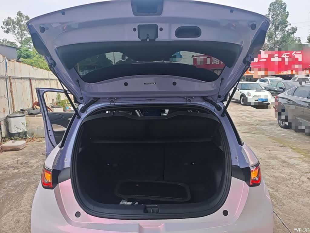 BYD Dolphin, 2023 19