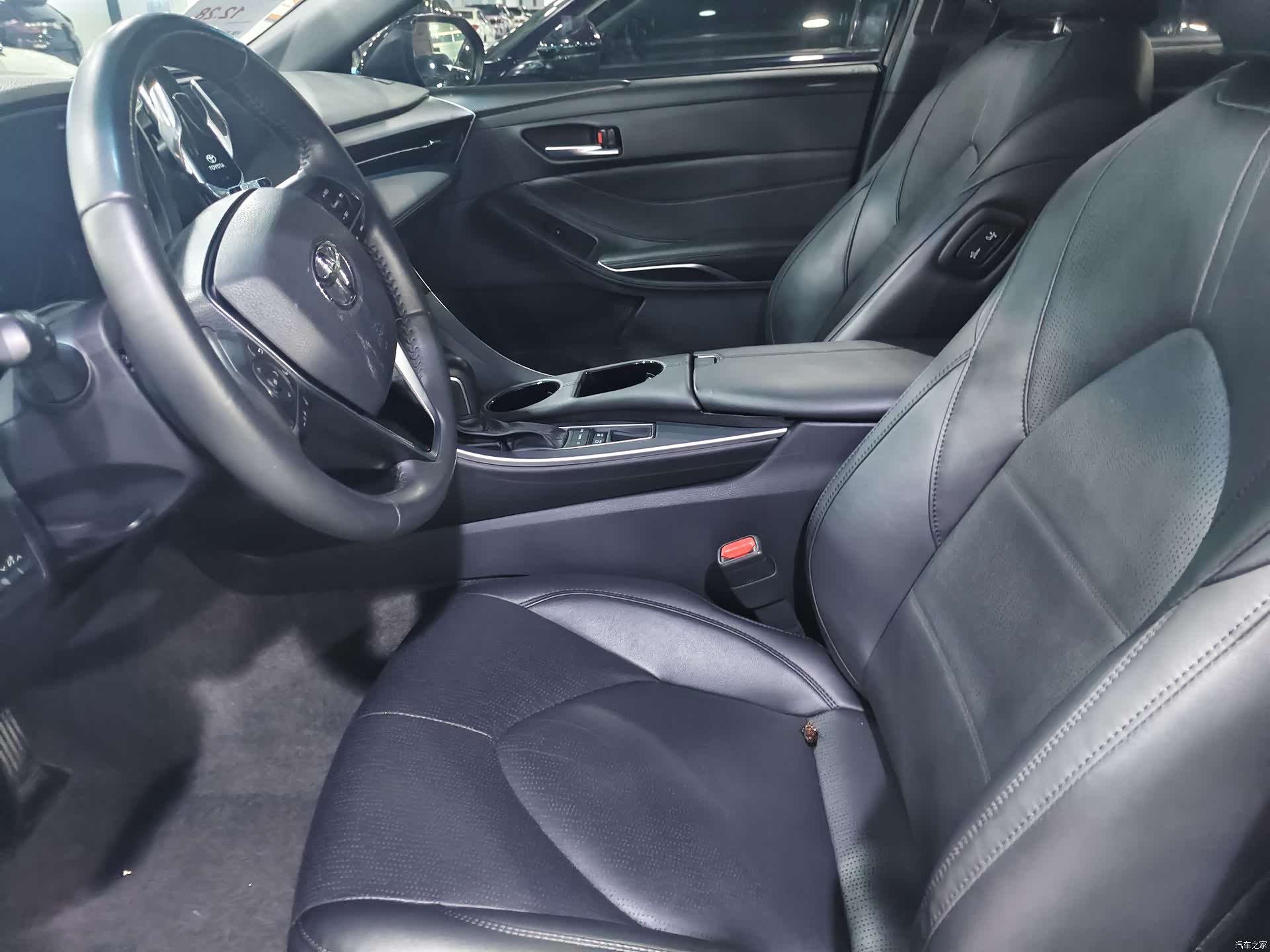 Toyota Avalon, 2022 все фото