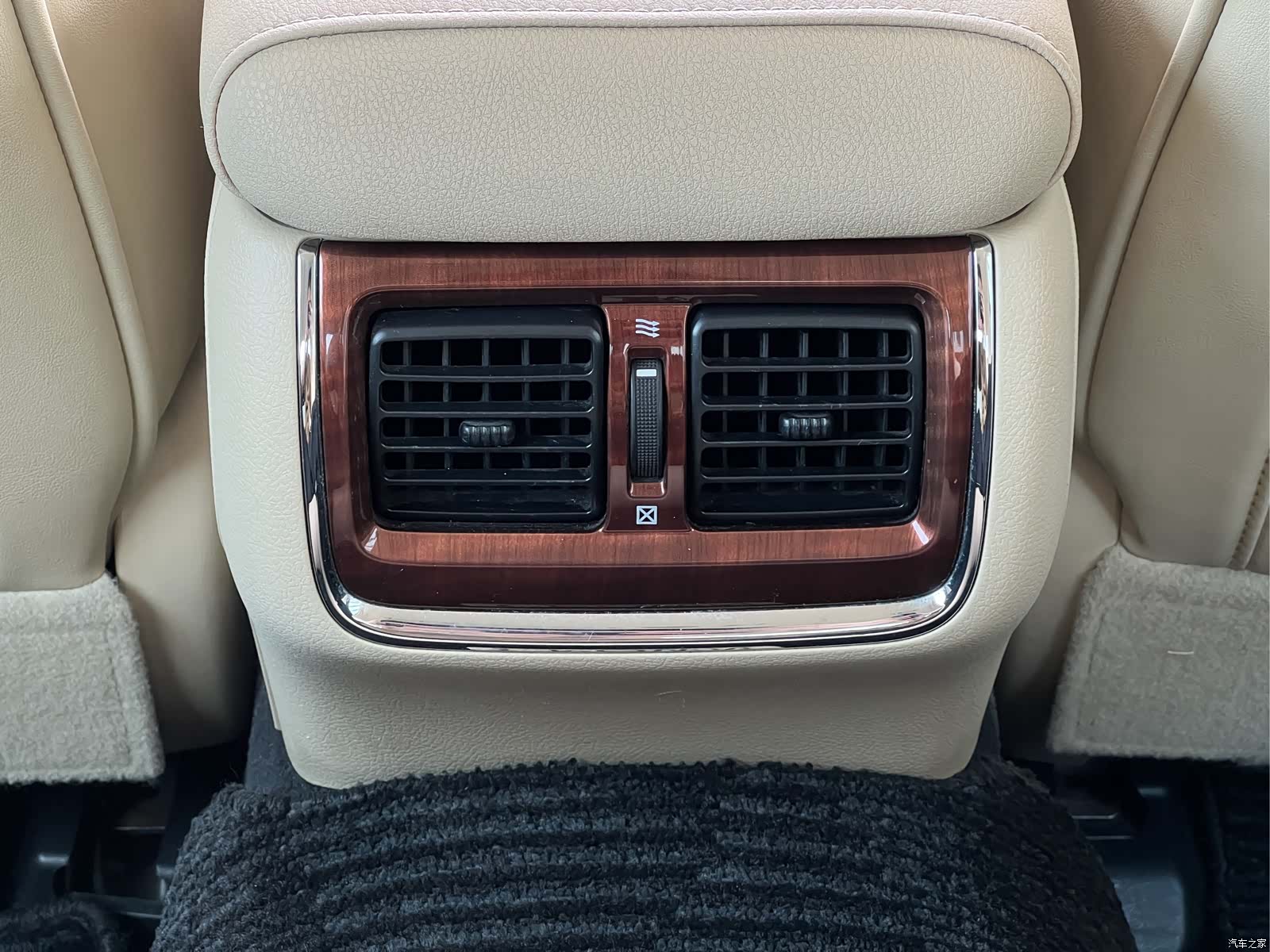 Toyota Crown, 2016 19