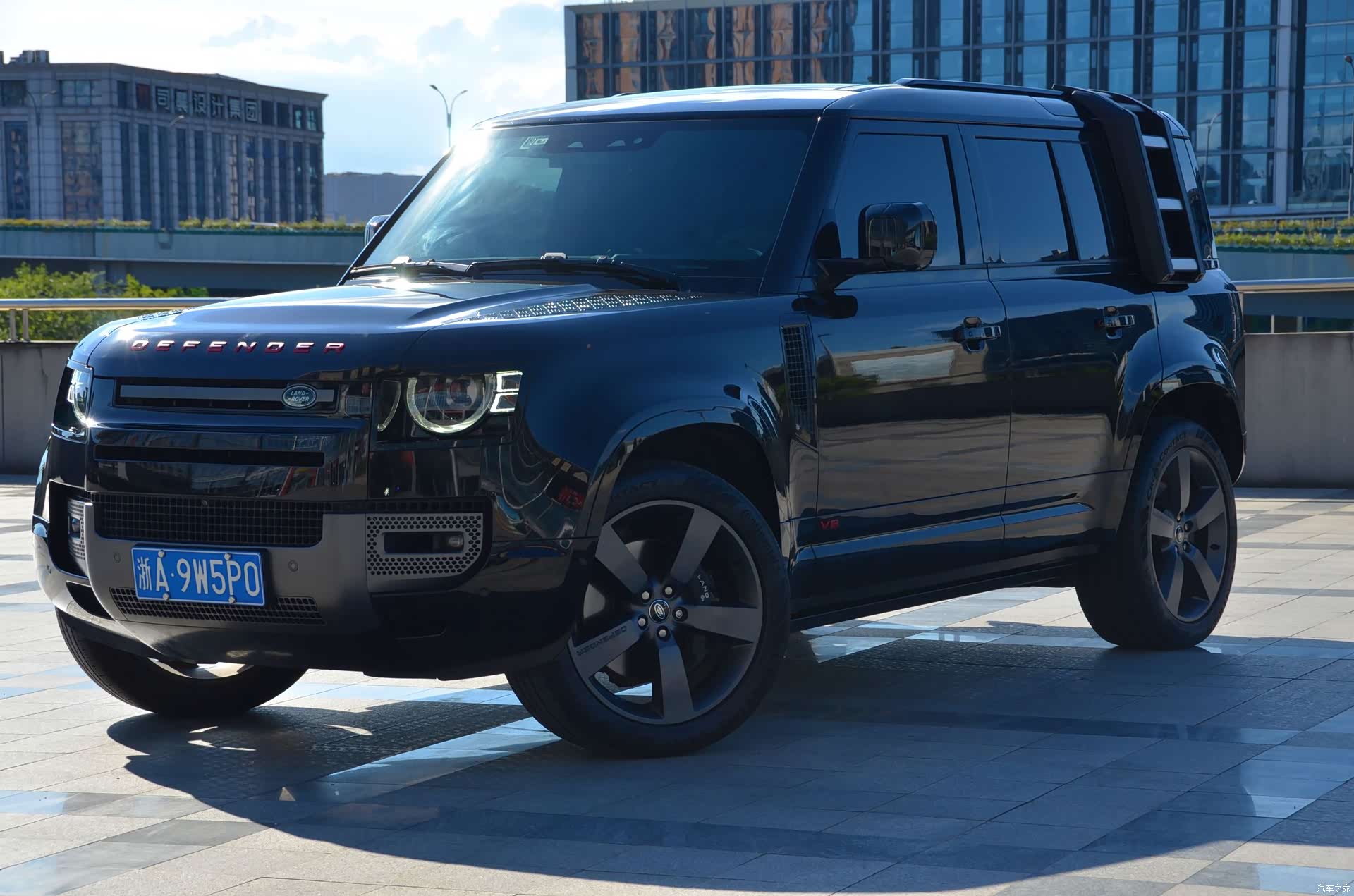 Land Rover Defender, 2023 15