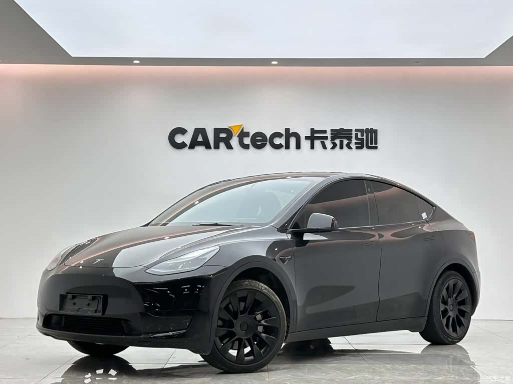 Tesla Model Y, 2023 1