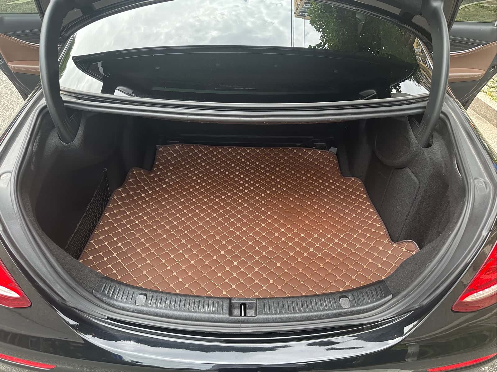 Mercedes-Benz E-Class, 2019 13