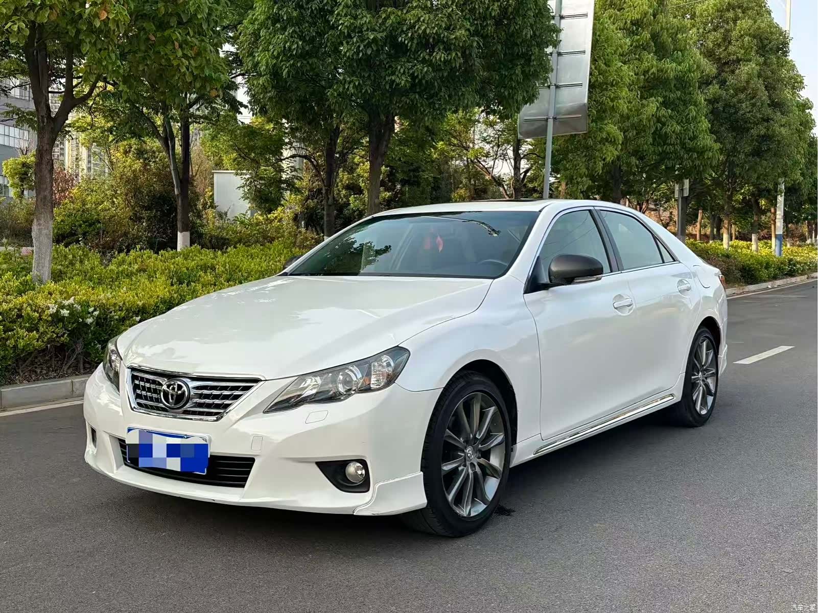 Toyota 2.5V, 2013 1