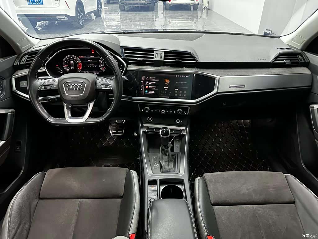 Audi Q3, 2022 11
