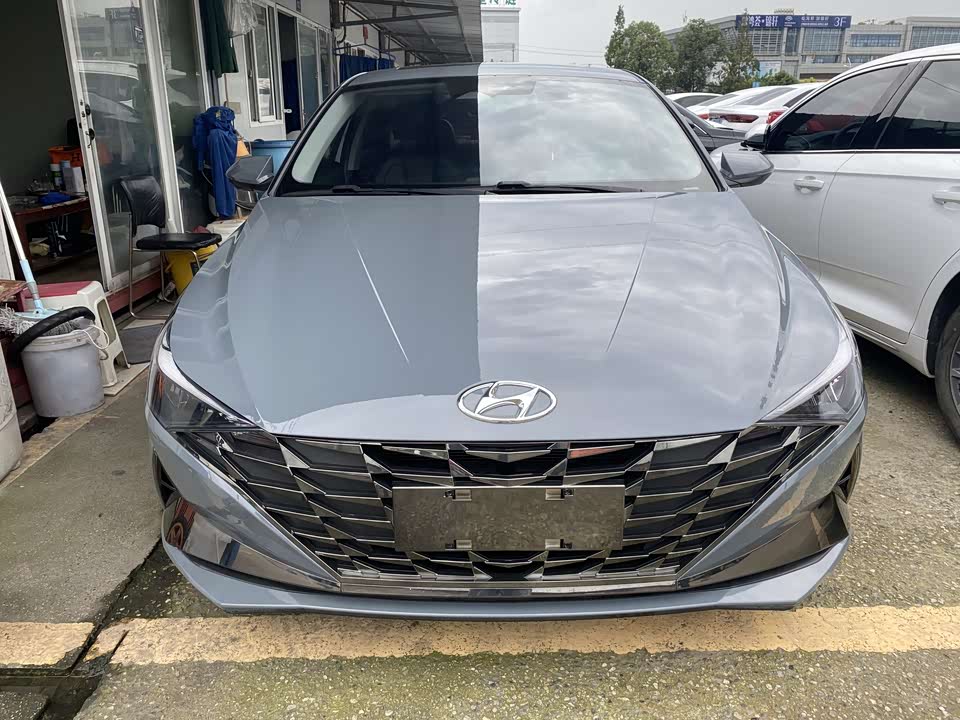 Hyundai Elantra