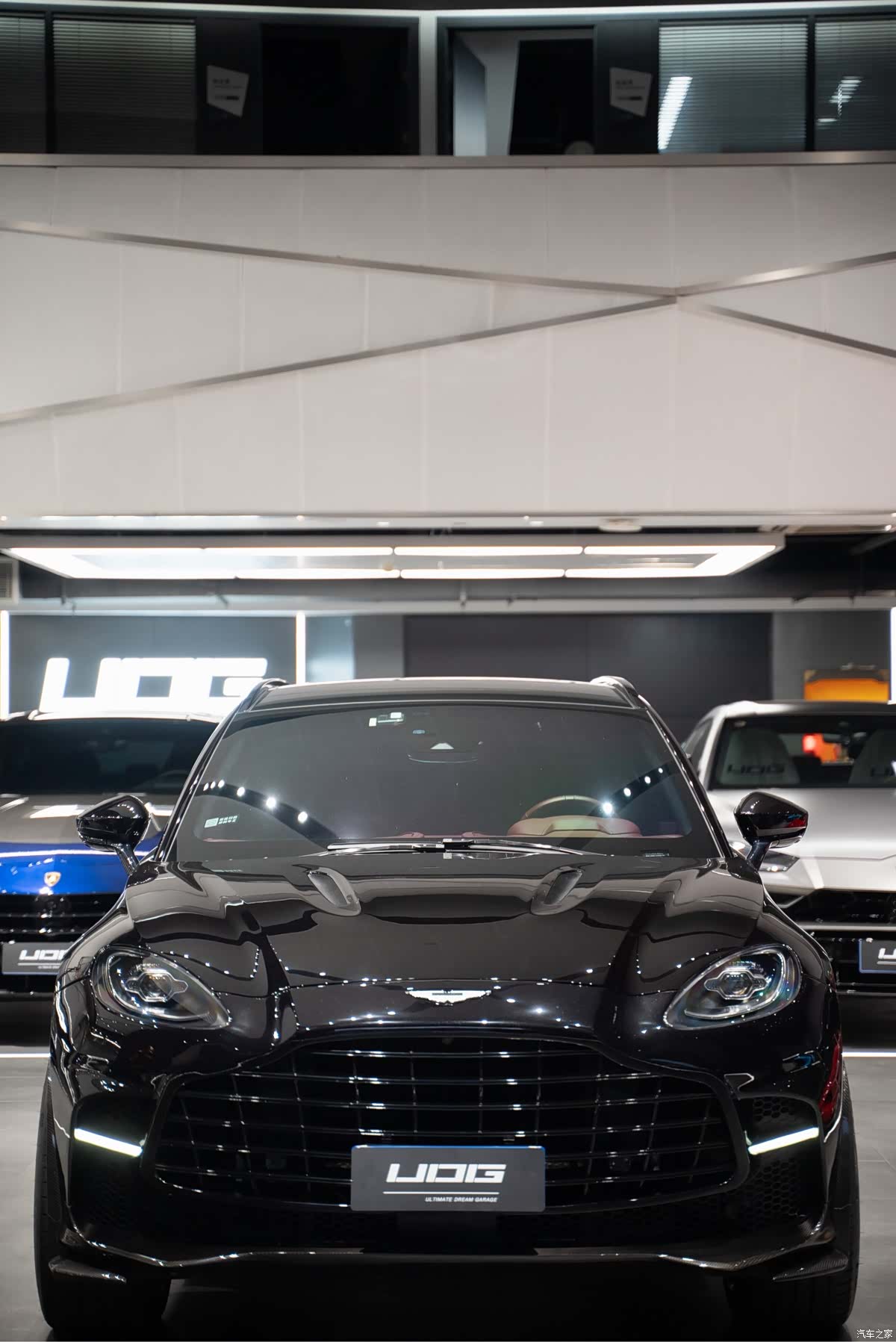 Aston Martin DBX, 2021 6