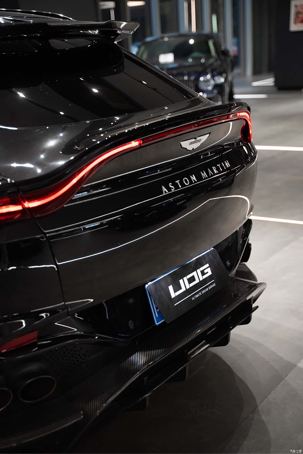 Aston Martin DBX, 2021 16