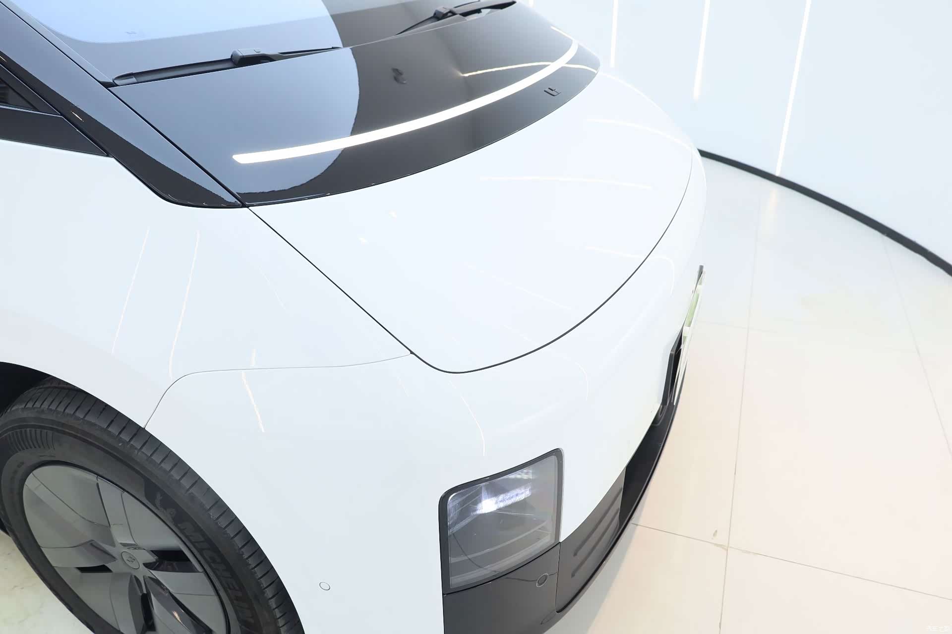 Li Auto MEGA, 2025 7