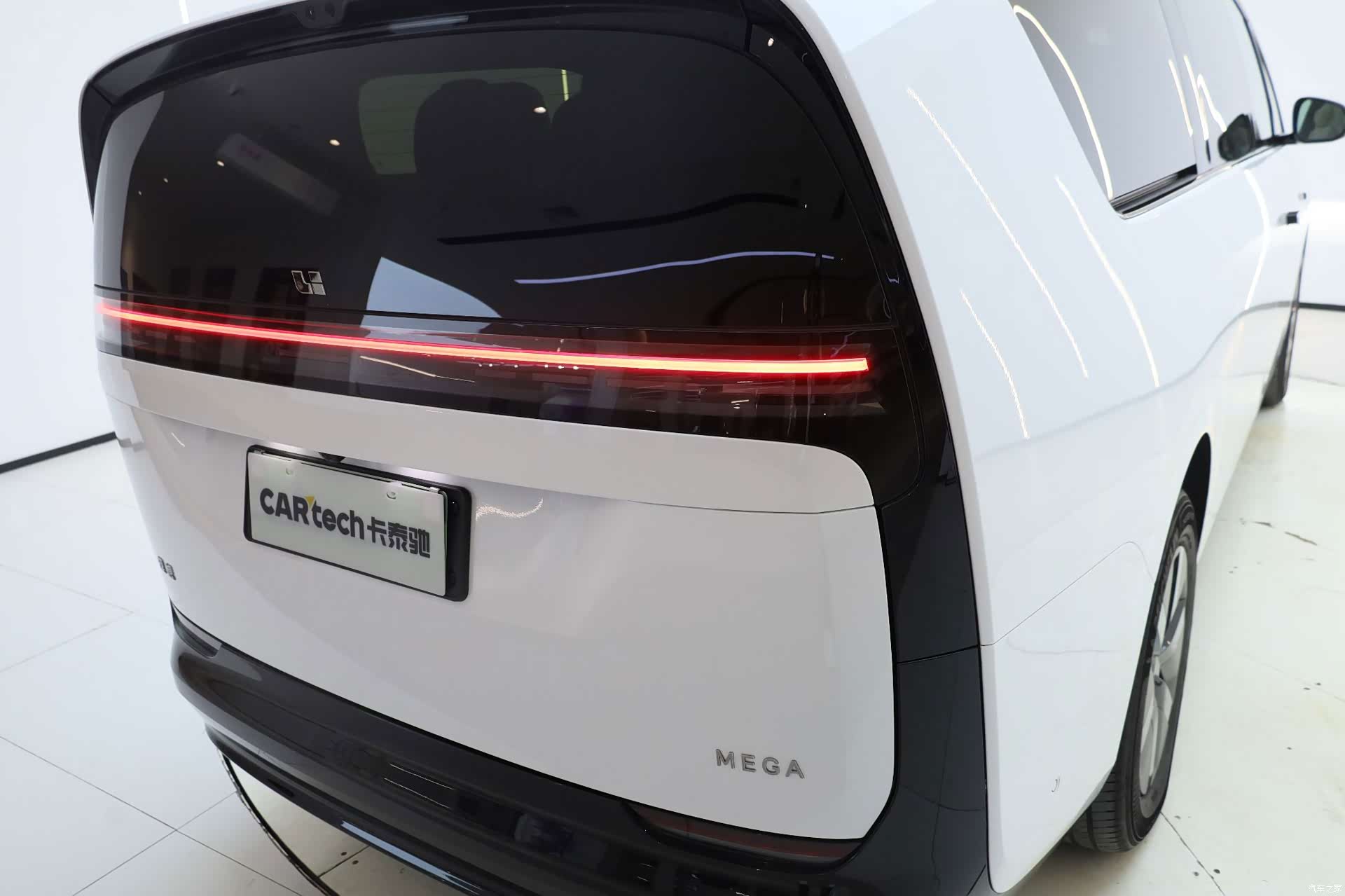 Li Auto MEGA, 2025 8