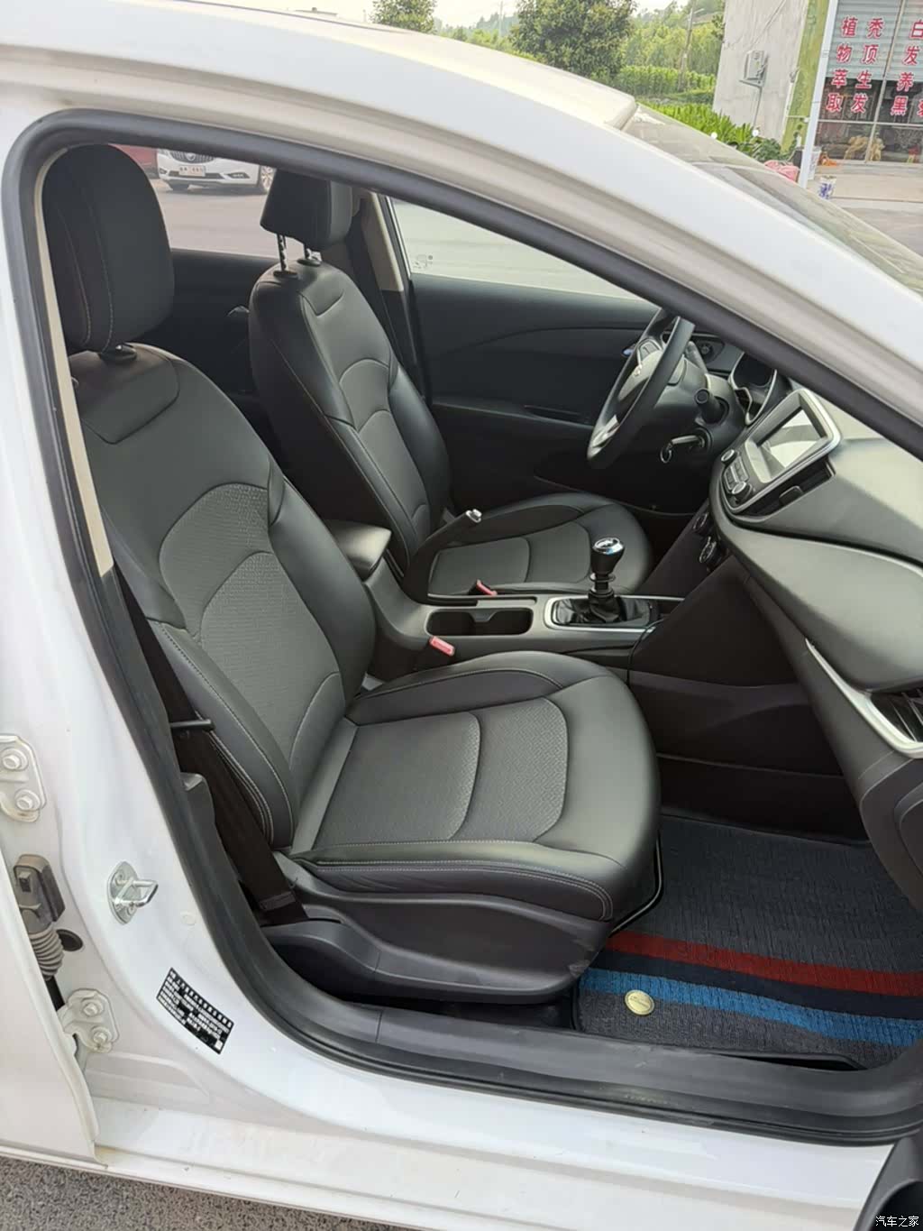 Chevrolet 320, 2018 все фото