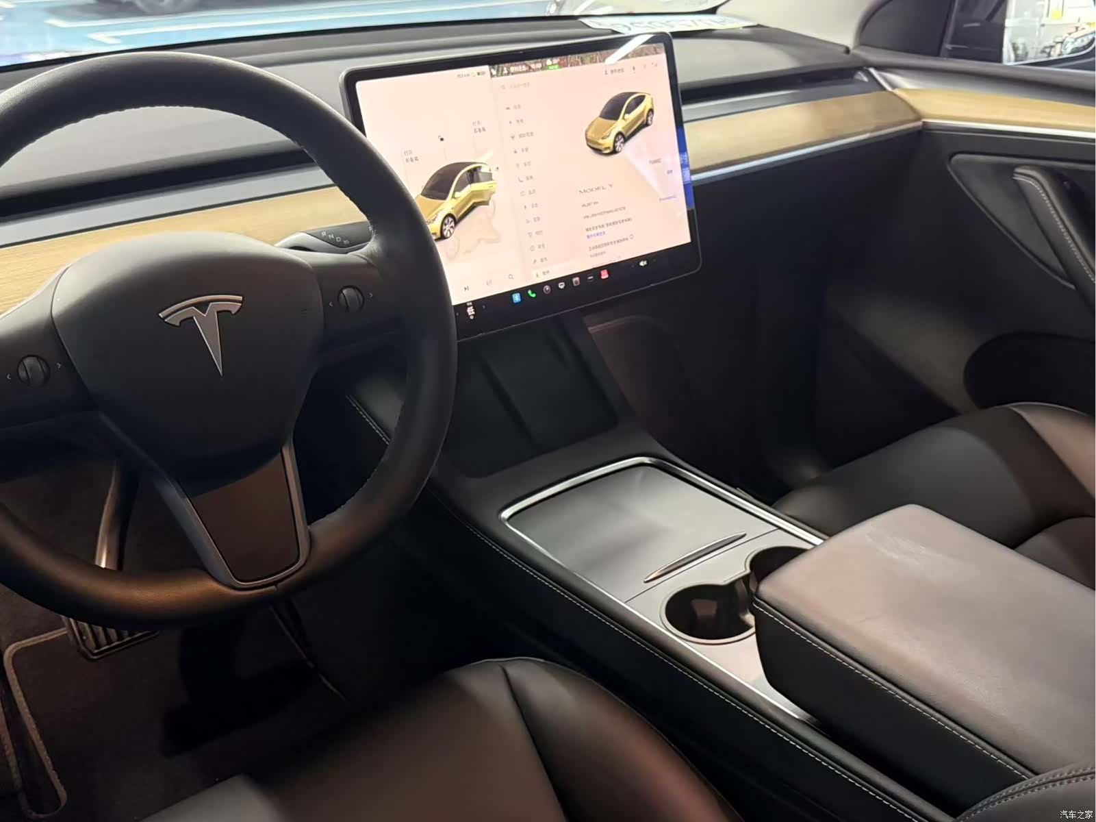 Tesla Model Y, 2022 14