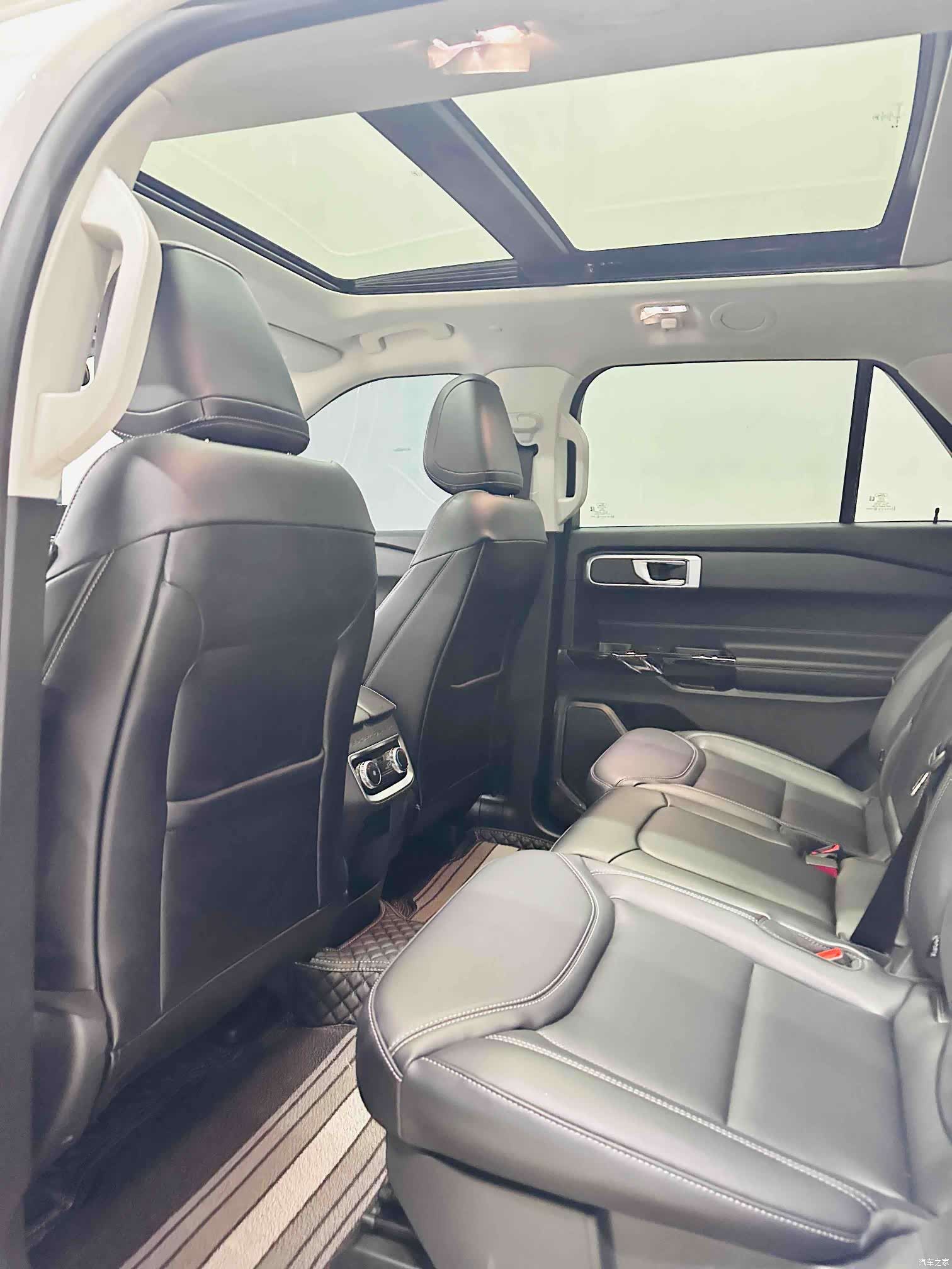 Ford Explorer, 2025 10