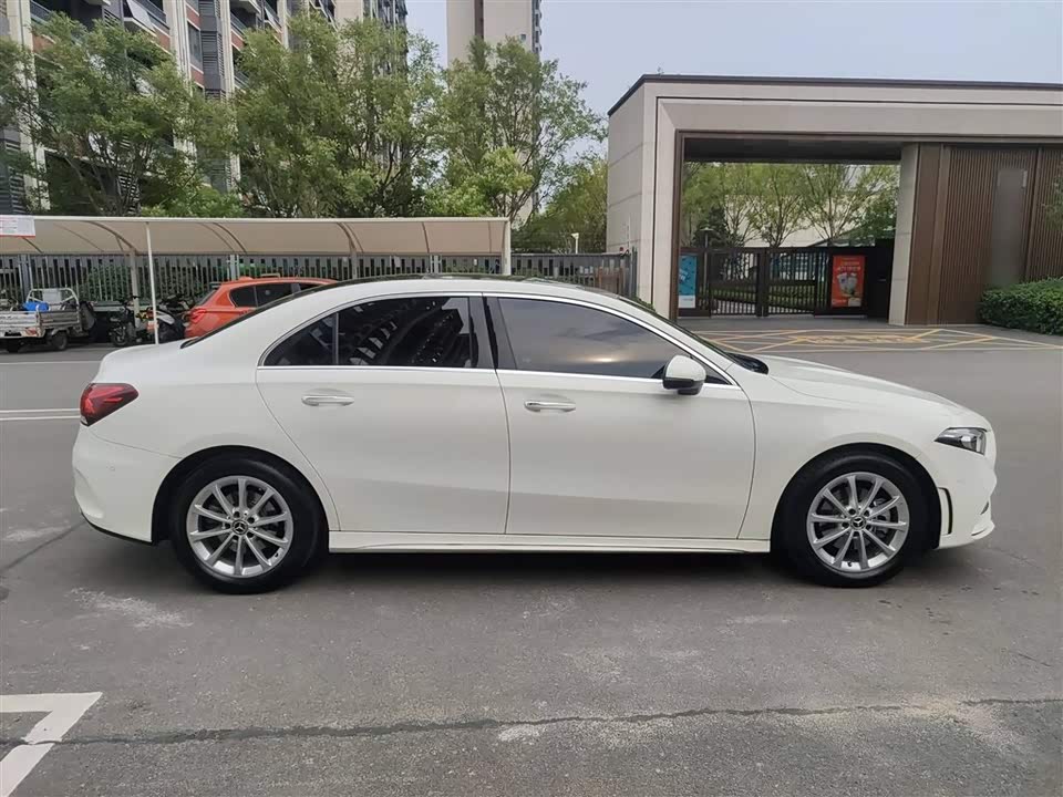 Mercedes-Benz Class A Mercedes-Benz Class A