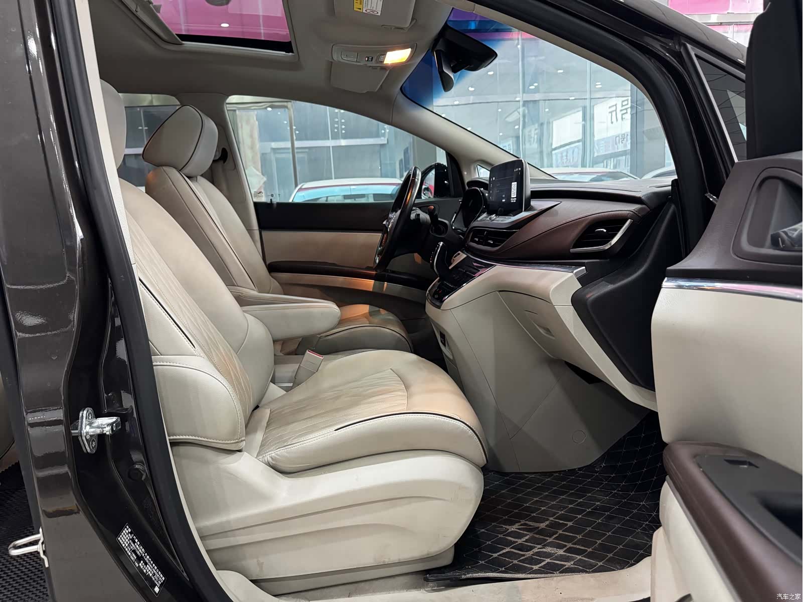 Buick GL8, 2021 9