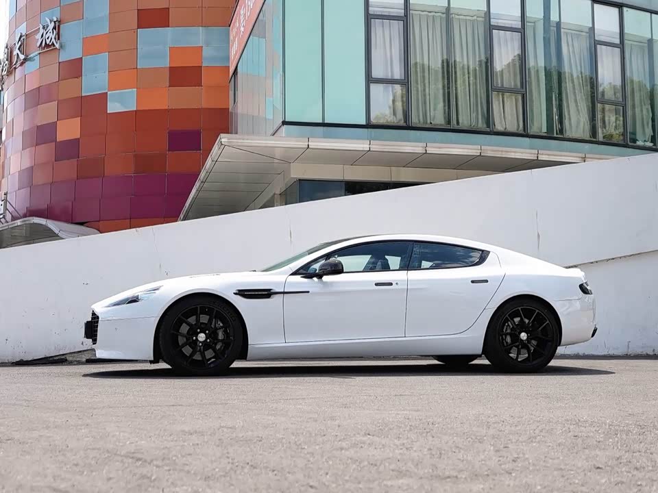 Aston Martin Rapide