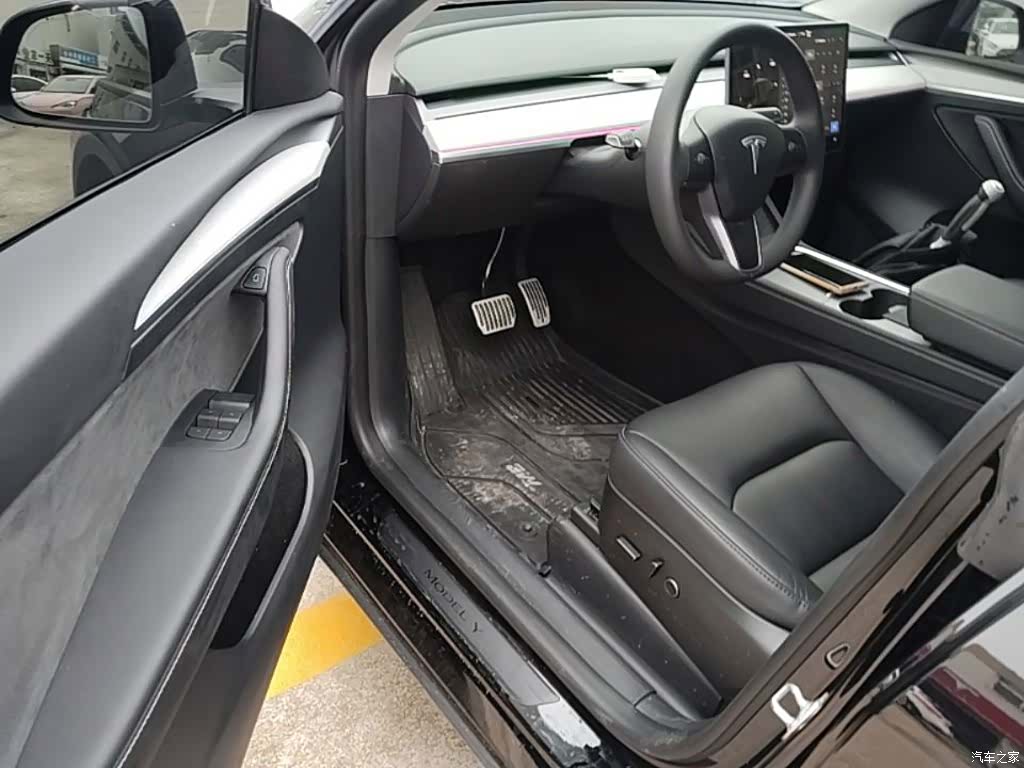 Tesla Model Y, 2024 16