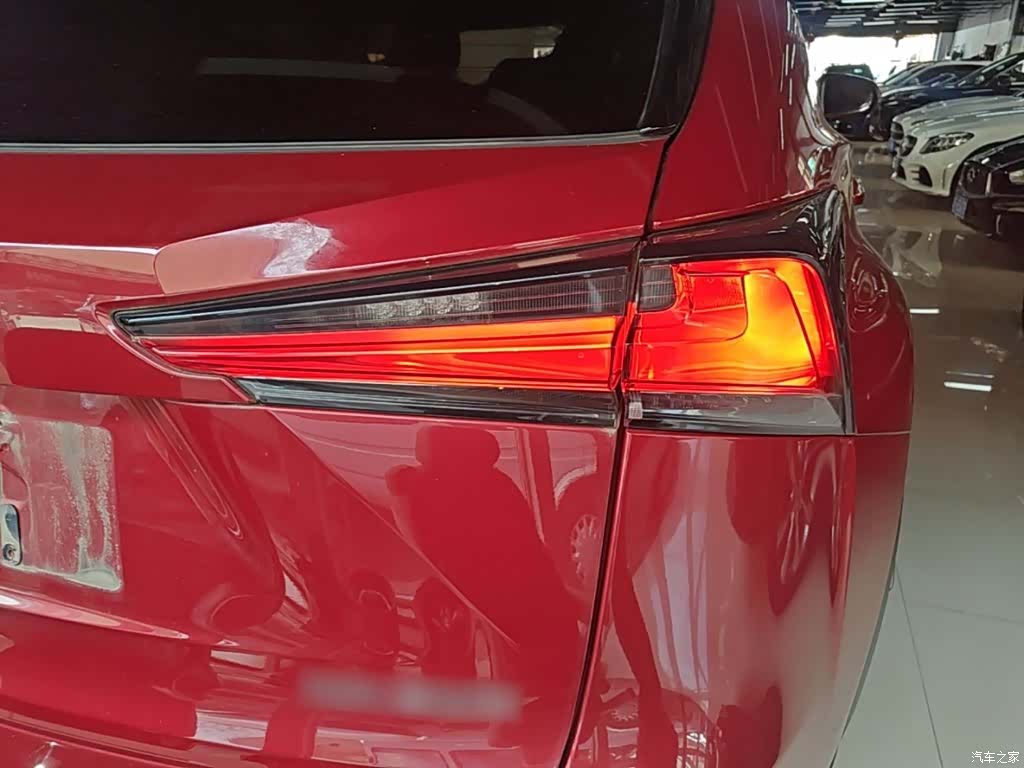 Lexus NX, 2018 8