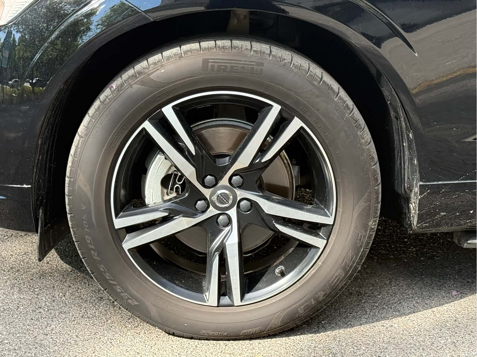 Volvo XC60, 2019 все фото