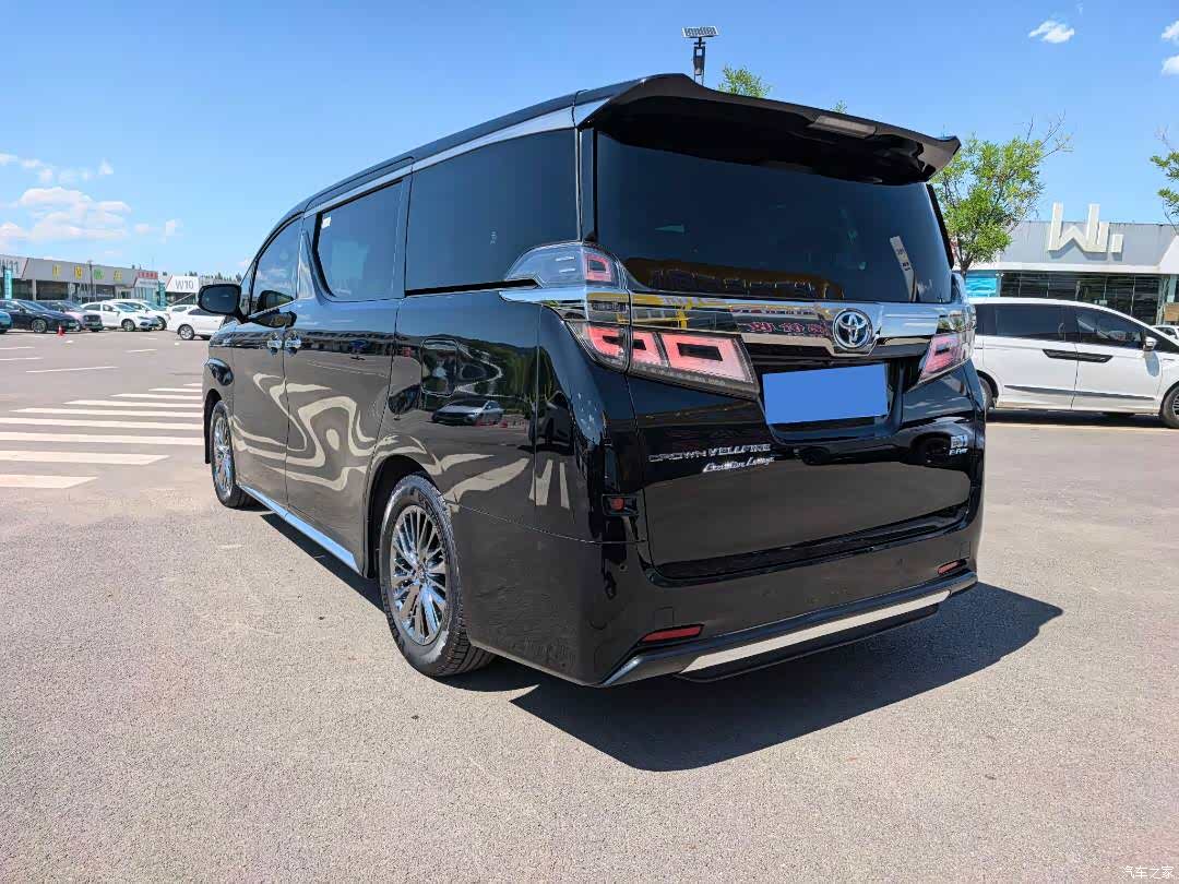 Toyota Alphard, 2022 7